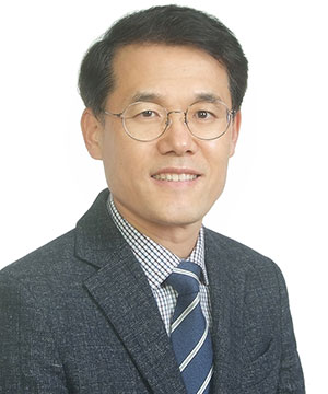 황윤용 원장